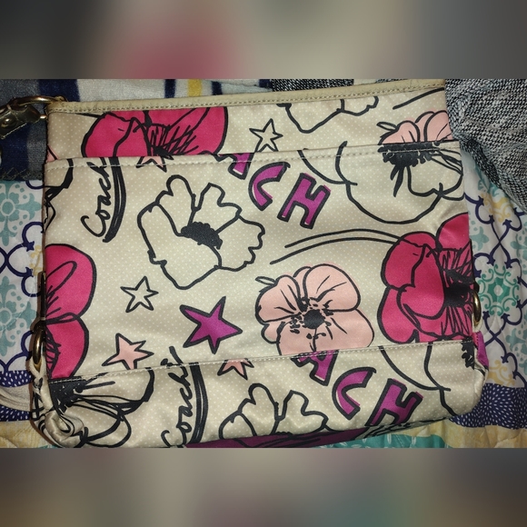 Coach - Picture 2 of 6